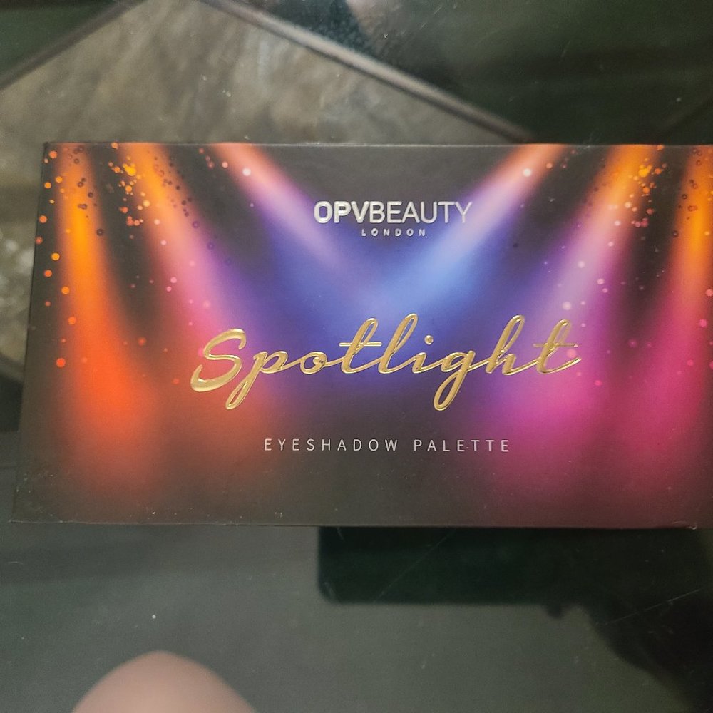 OPV BEAUTY Spotlight Pallette